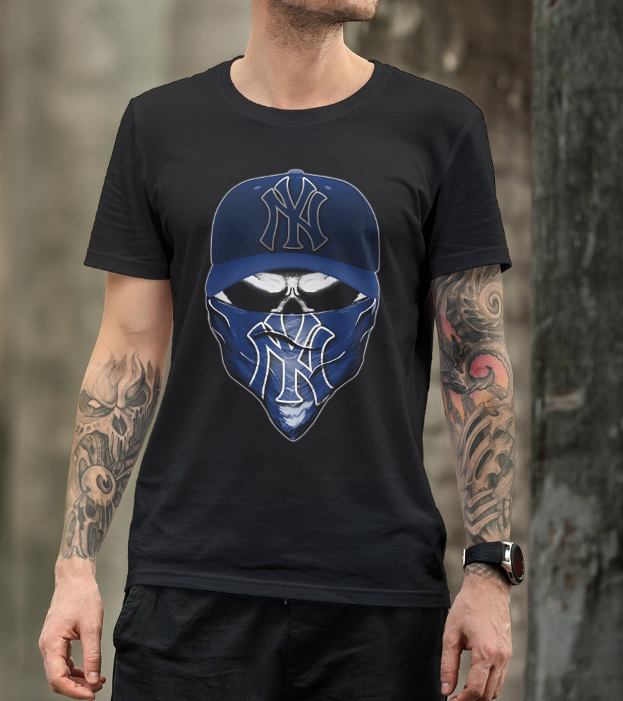 New York Yankees Skull Bandana And Hat T-Shirt