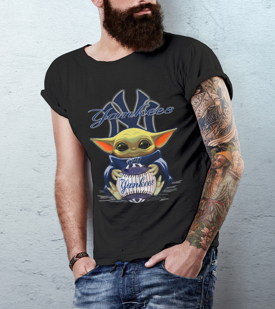 Yankees Baby Yoda Holding New York Yankees Baseball T-Shirt