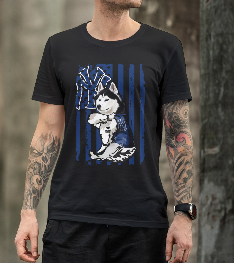 Siberian Husky New York Yankees Mom Love T-Shirt