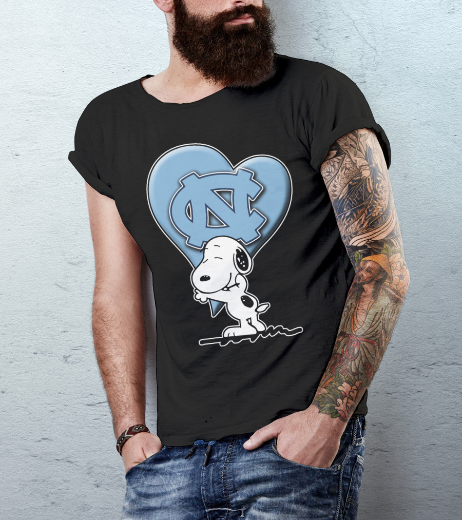 Snoopy Hugging North Carolina Tar Heels Logo Heart T-Shirt