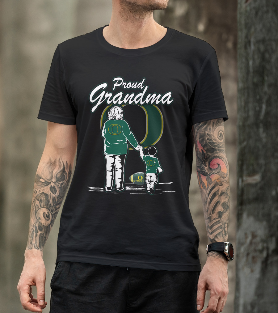 Proud Grandma Oregon Ducks Football Family T-Shirt