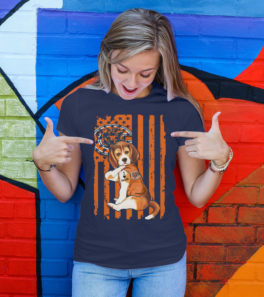 Beagle I Love Mom Chicago Bears Fan Flag T-Shirt
