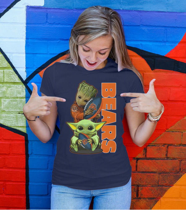 Grzd CHICAGO BEARS Baby Groot And Baby Yoda Football T-Shirt