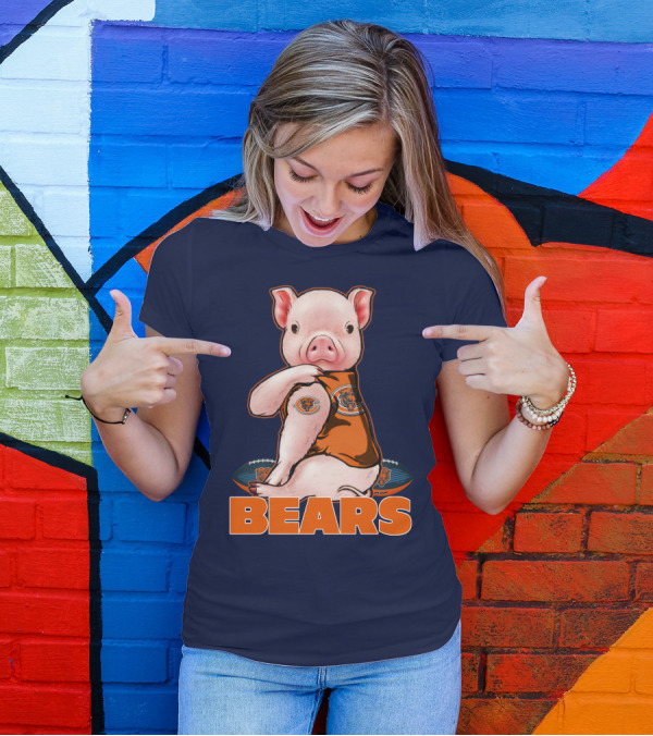 Pig In Chicago Bears Jersey With Football And Logo BEARS T-Shirt