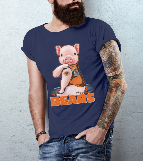Pig In Chicago Bears Jersey With Football And Logo BEARS T-Shirt