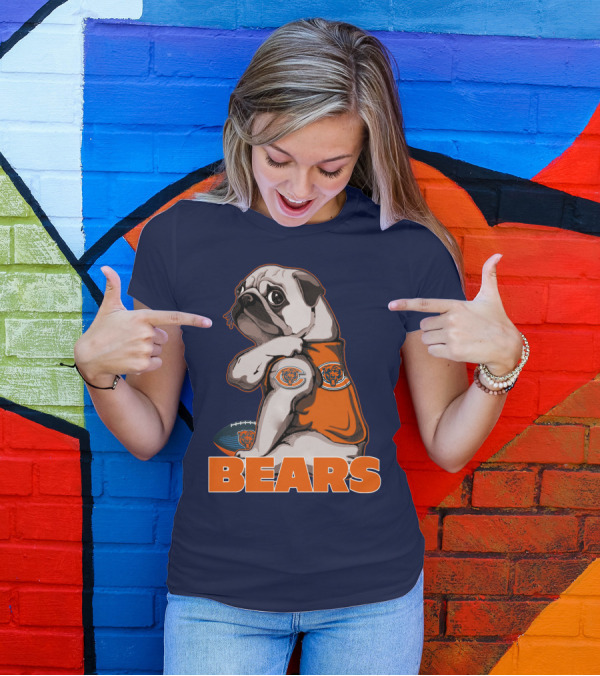 Pug Chicago Bears Football Fan With Team T-Shirt