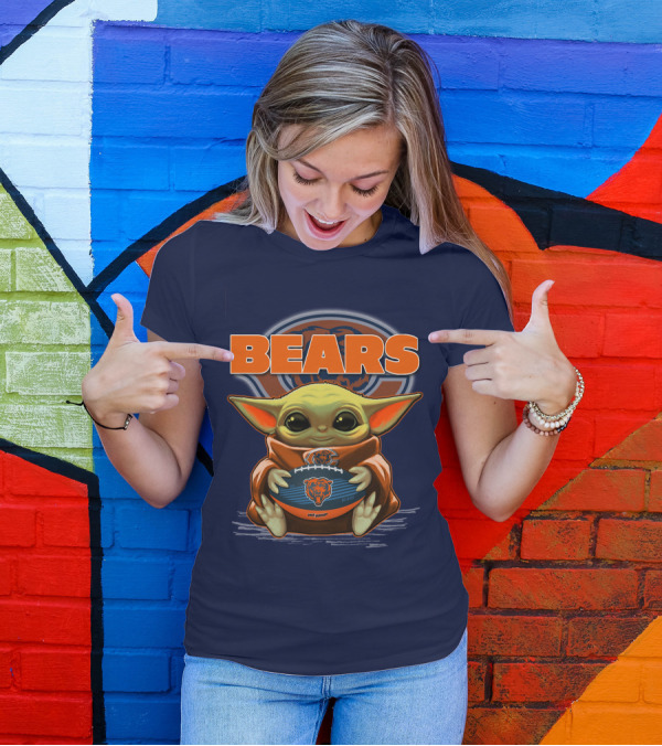 Yoda BEARS Baby Holding Chicago Football T-Shirt