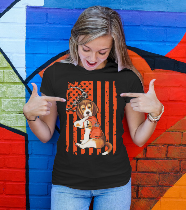 Beagle Cleveland Browns I Mom Retro Football Helmet And Stars T-Shirt