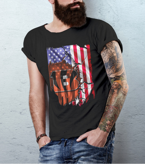American Flag Cincinnati Bengals B Logo In Ohio背景 T-Shirt