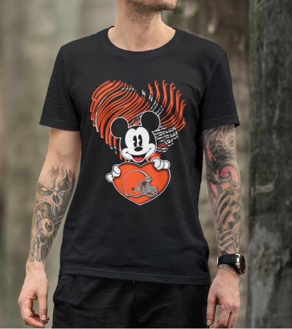 Mick Holding Cleveland Browns Heart Fingerprint Background T-Shirt