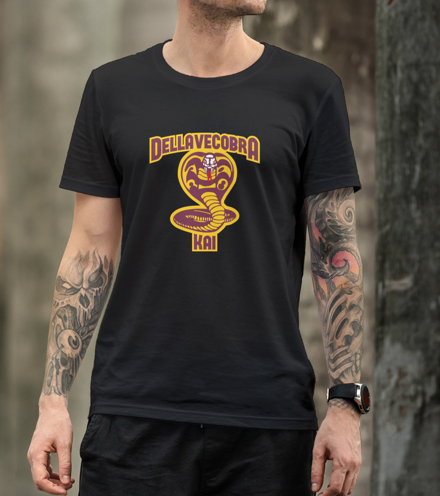 Dellavecobra Kai Cobra Snake Retro Martial Arts Emblem T-Shirt