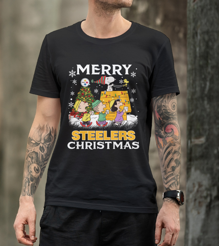 Merry Christmas Steelers Snoopy Peanuts Characters Weihnachten T-Shirt