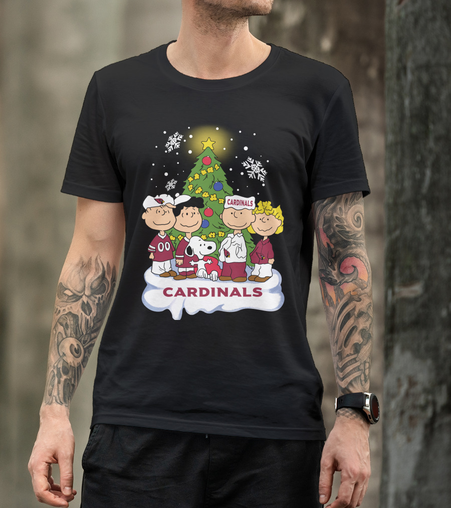 Snoopy Cardinals Christmas Peanuts Gang T-Shirt