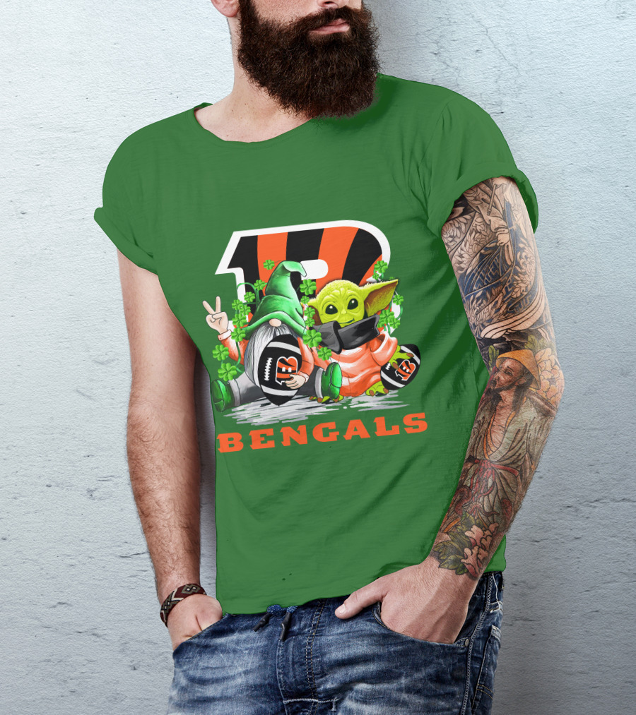 Cincinnati Bengals St. Patrick's Day Gnome And Baby Yoda Football T-Shirt