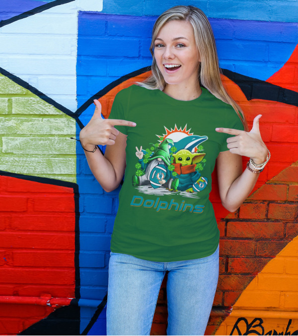 Miami Dolphins St Patrick's Day Football Gnome And Baby Alien With Shamrocks T-Shirt
