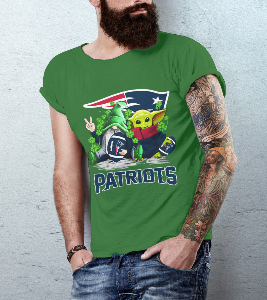 New England Patriots St. Patrick's Day Gnome And Green Alien Football T-Shirt