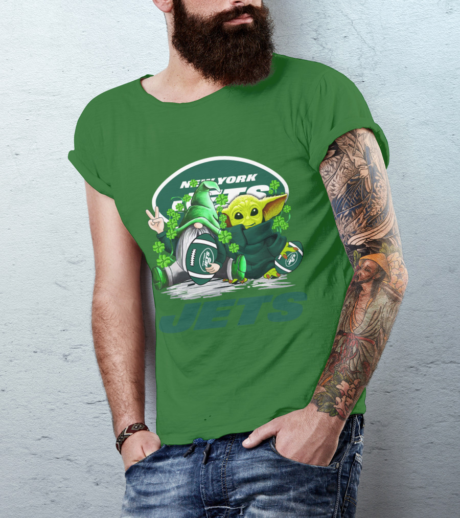 New York Jets Football St. Patrick's Day Baby Yoda And Gnome With Shamrocks T-Shirt