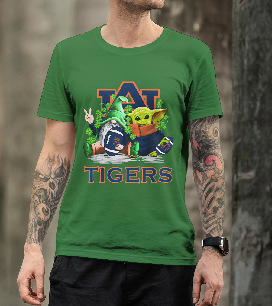 Auburn Tigers St. Patrick’s Day Football Gnome And Yoda Fan T-Shirt