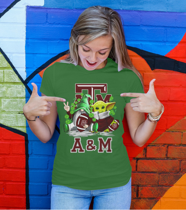 Texas A&M Aggies Football St. Patrick’s Day Gnome And Baby Alien With Shamrocks T-Shirt