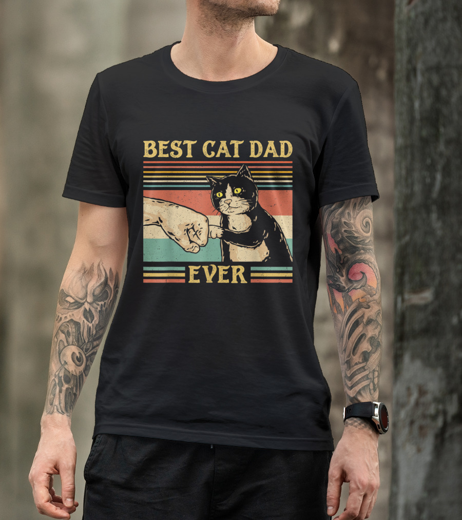 Best Cat Dad Ever Vintage Fist Bump Retro Stripes T-Shirt