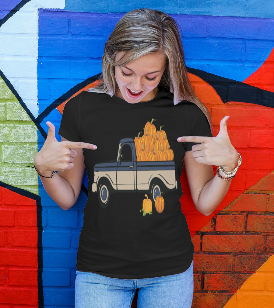 Vintage Pickup With Harvest Pumpkins T-Shirt