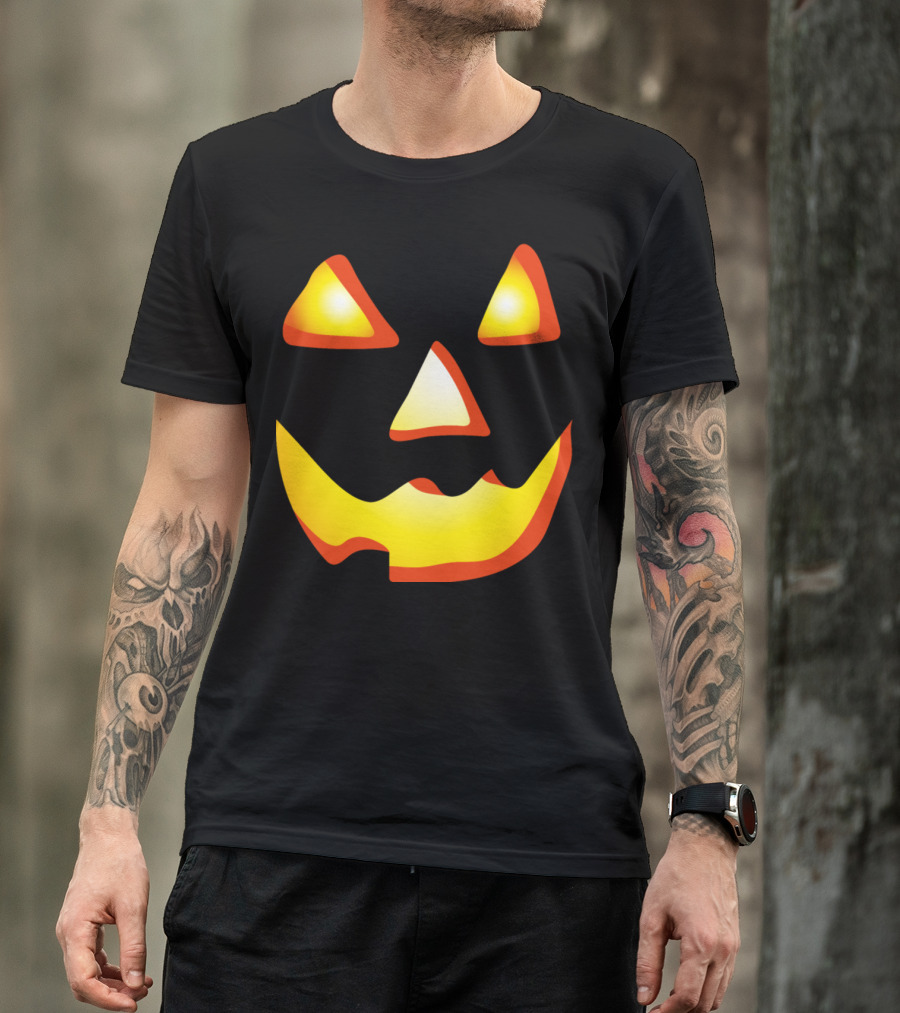 Spooky Grinning Pumpkin Face With Bright Orange And Yellow Glow T-Shirt