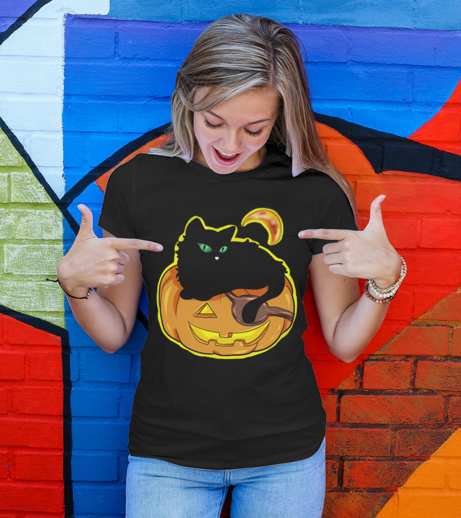 Black Cat On Jack-O'-Lantern With Crescent Moon - Halloween Pumpkin T-Shirt