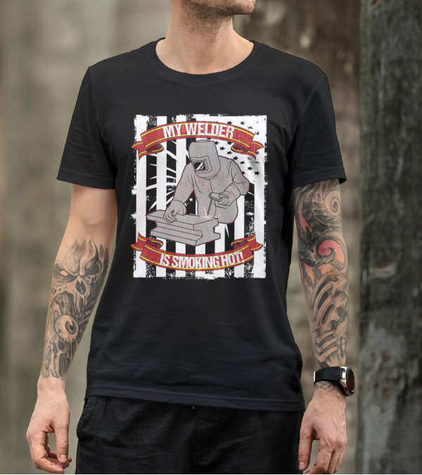 MY WELDER IS SMOKING HOT Patriotic Stars And Stripes Welder мужчіна в масці для зварювання T-Shirt