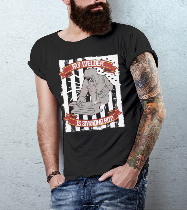 MY WELDER IS SMOKING HOT Patriotic Stars And Stripes Welder мужчіна в масці для зварювання T-Shirt