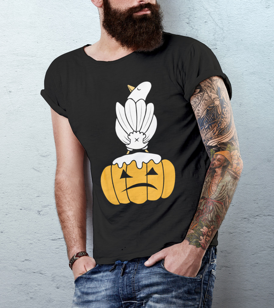 Funny Pigeon Sits Atop Grumpy Halloween Pumpkin With Humor T-Shirt