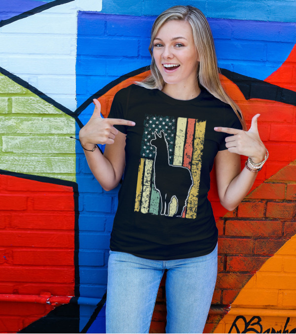 Llama Alpaca Silhouette Vintage American Flag Style USA T-Shirt