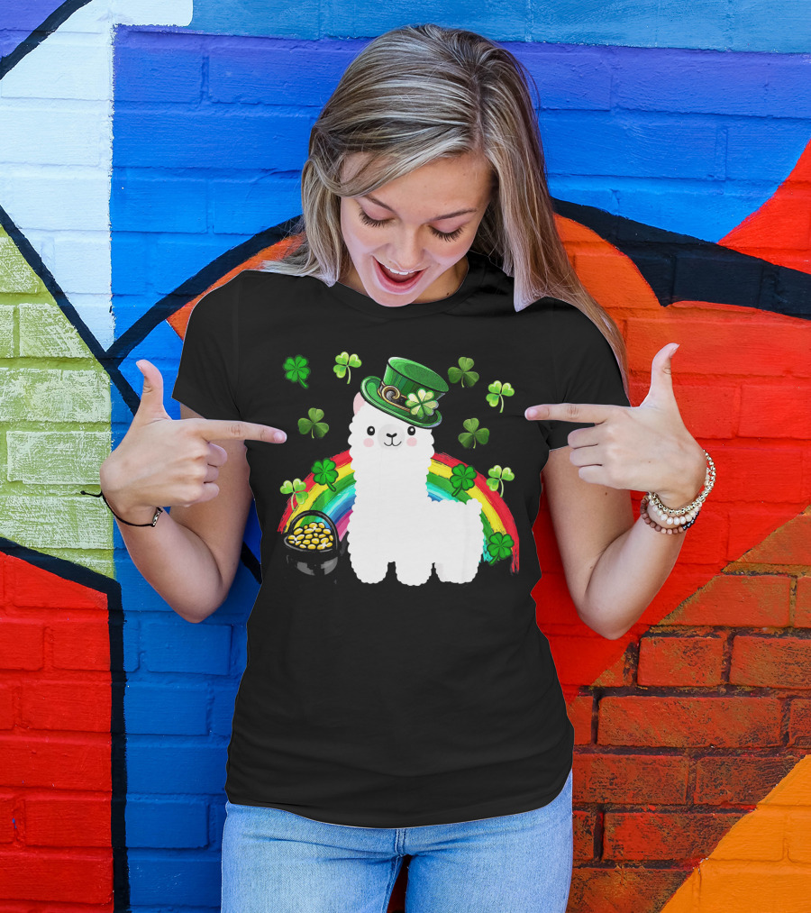 Llama Alpaca Leprechaun St. Patrick's Day Rainbow Clover Hat Gold T-Shirt
