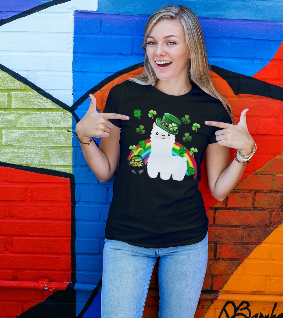 Llama Alpaca Leprechaun St. Patrick's Day Rainbow Clover Hat Gold T-Shirt