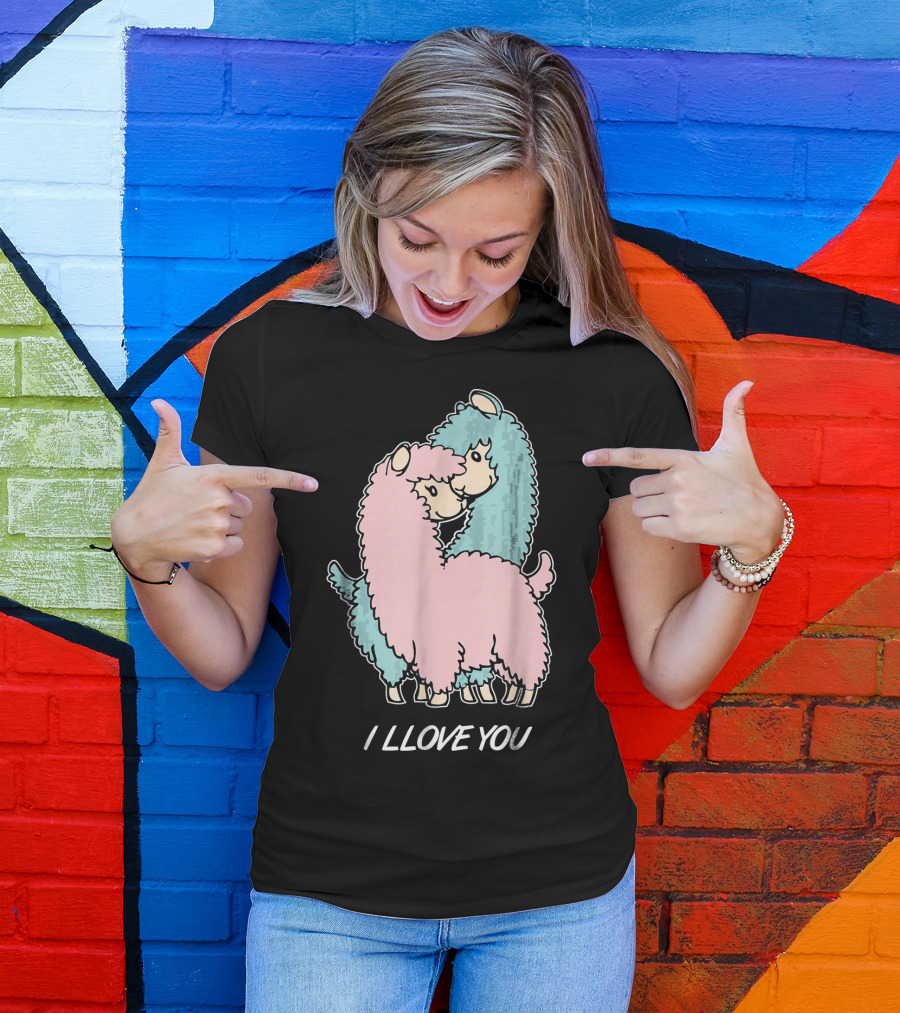 I LLOVE YOU Funny Llama Valentin Cute Alpaca Pair Hug T-Shirt