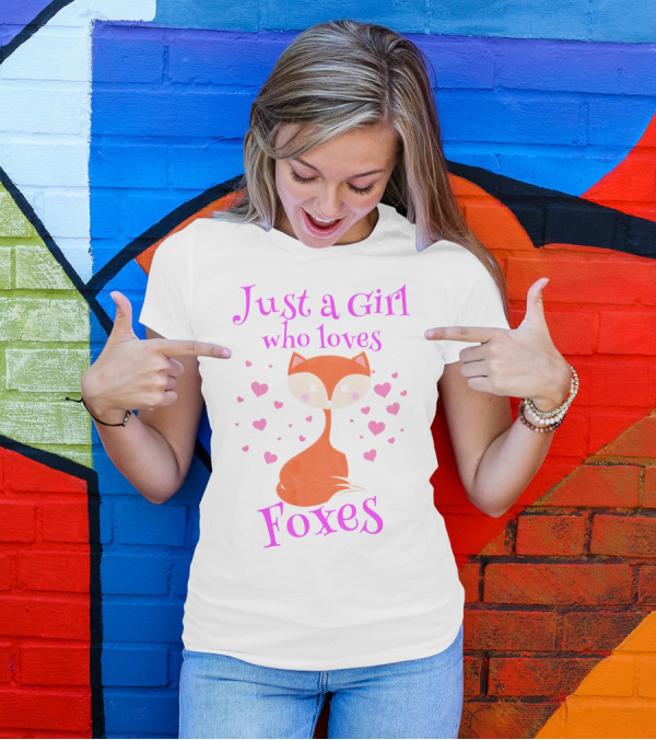 Just A Girl Who Loves Foxes With Hearts In Woodland T-Shirt