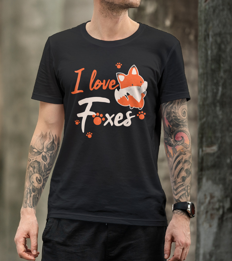 I Love Foxes Cute Fox Paws T-Shirt
