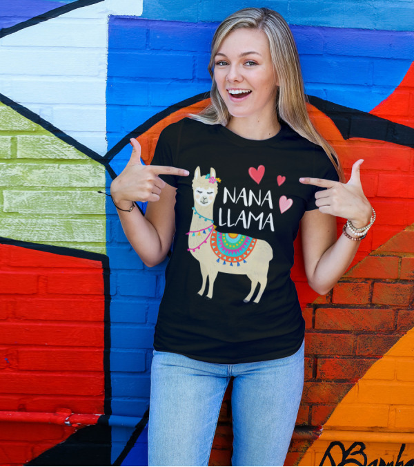 Nana Llama Cute Adorable Colorful Llamas With Love Hearts T-Shirt