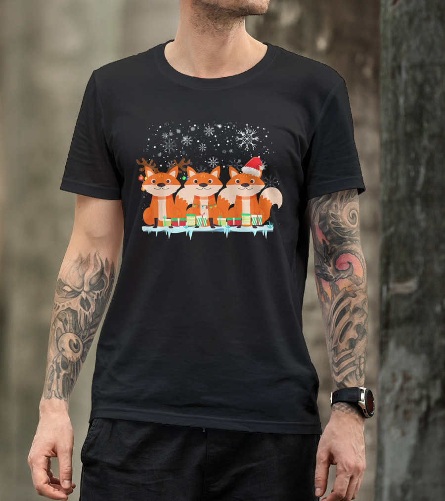 Santa Fox Christmas Lights Reindeer Fox Snowflakes T-Shirt