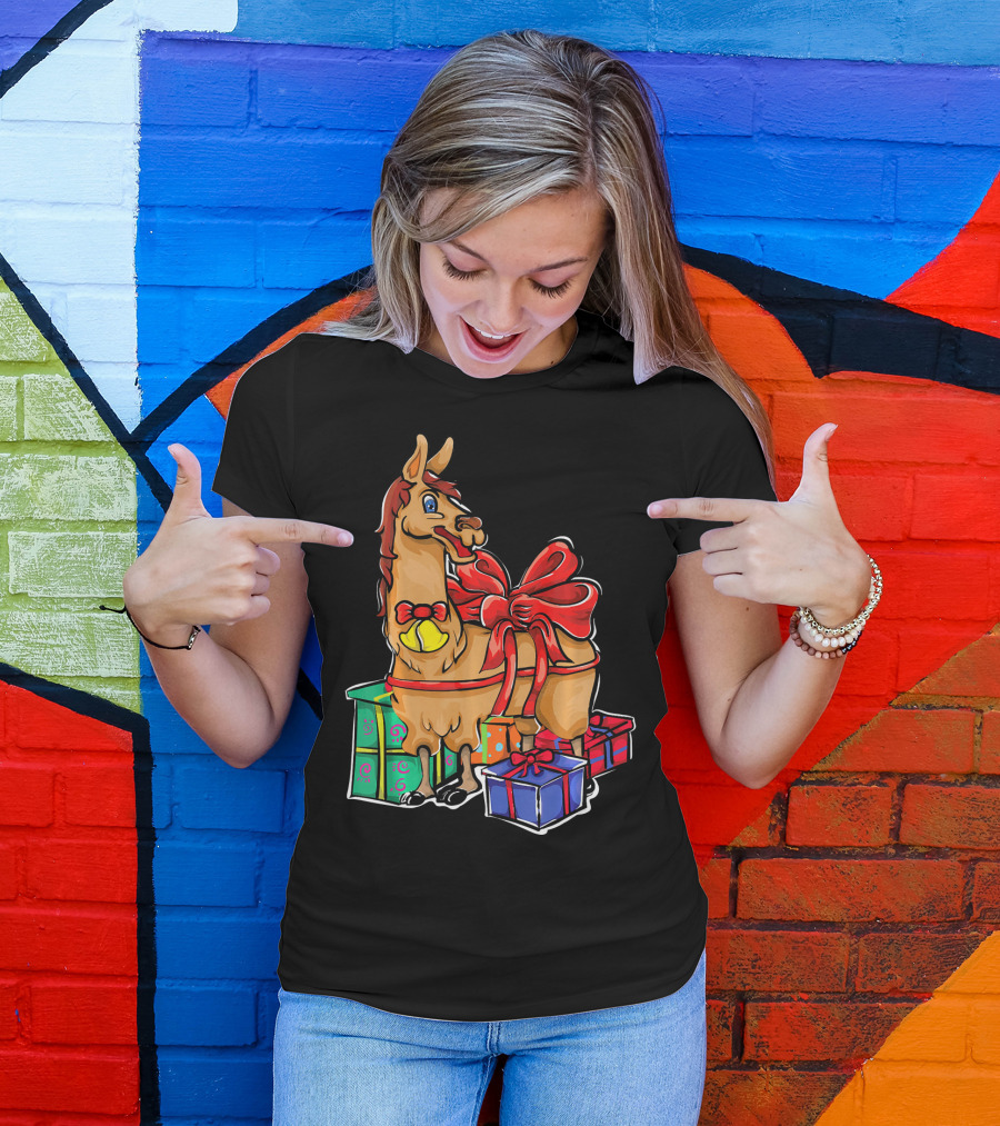 Xmas Funny Alpaca With Presents And Bow T-Shirt
