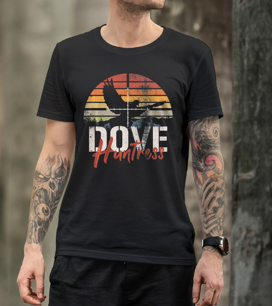 Vintage Sunset Dove Huntress Hunting T-Shirt