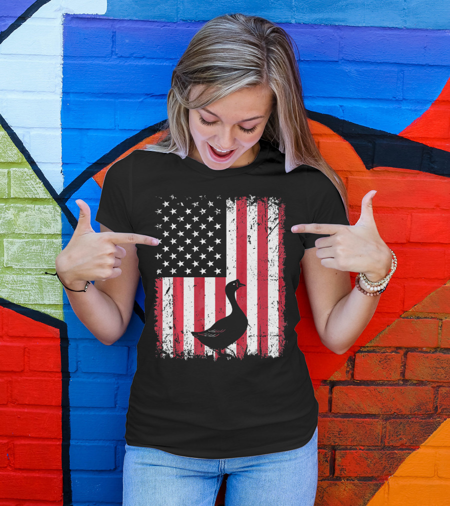 Vintage American Flag Goose Animals Love T-Shirt