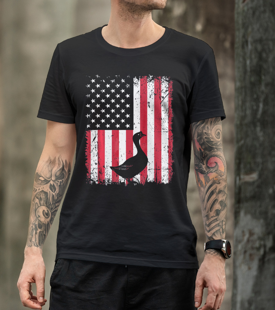 Vintage American Flag Goose Animals Love T-Shirt