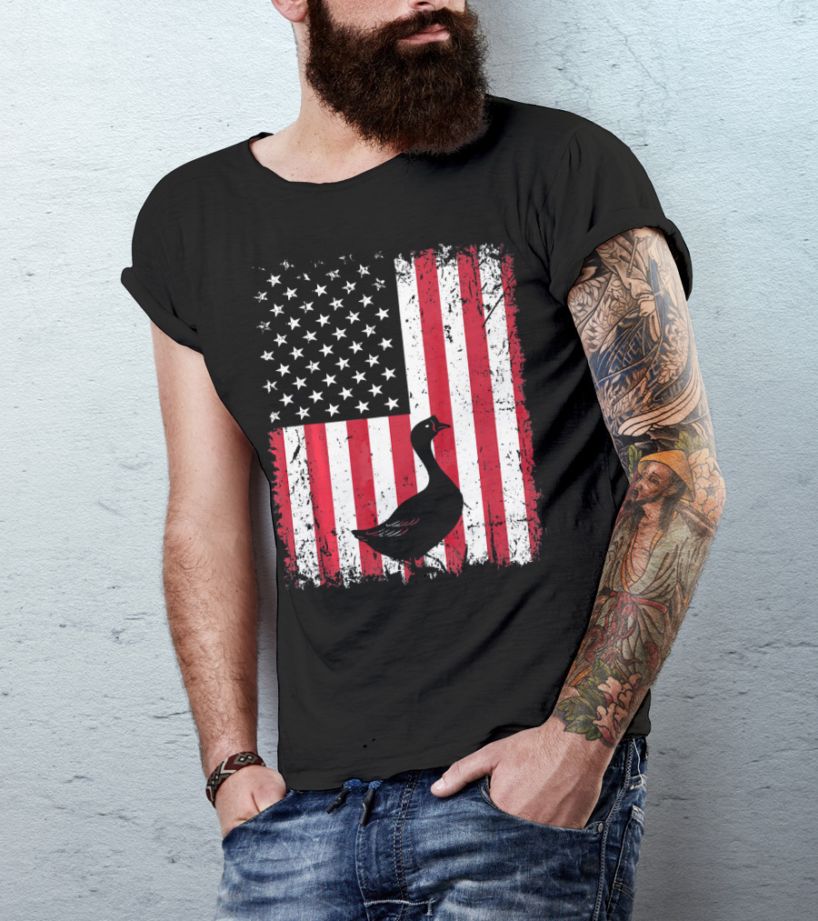 Vintage American Flag Goose Animals Love T-Shirt