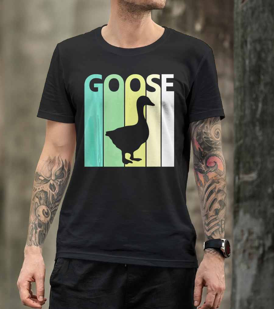 Goose Silhouette Wild Animal St Patricks Vintage Colors T-Shirt