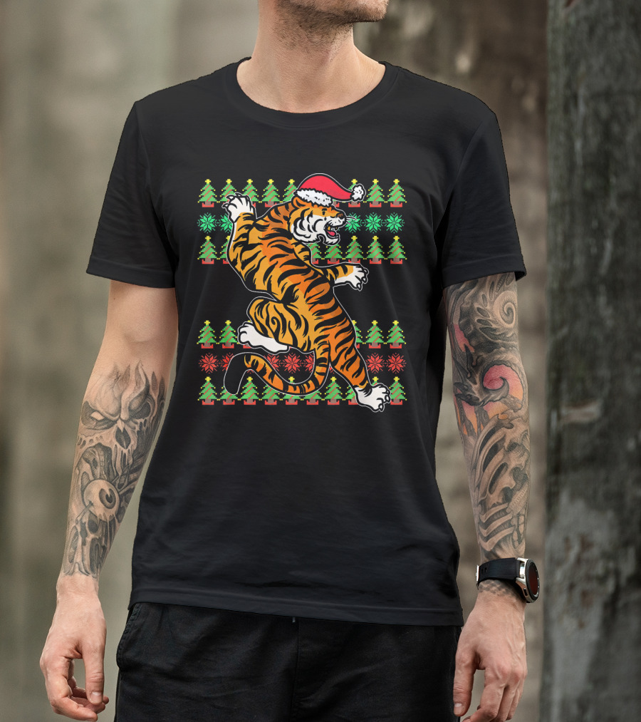 Bengal Siberian Tiger With Santa Hat And Christmas Tree T-Shirt