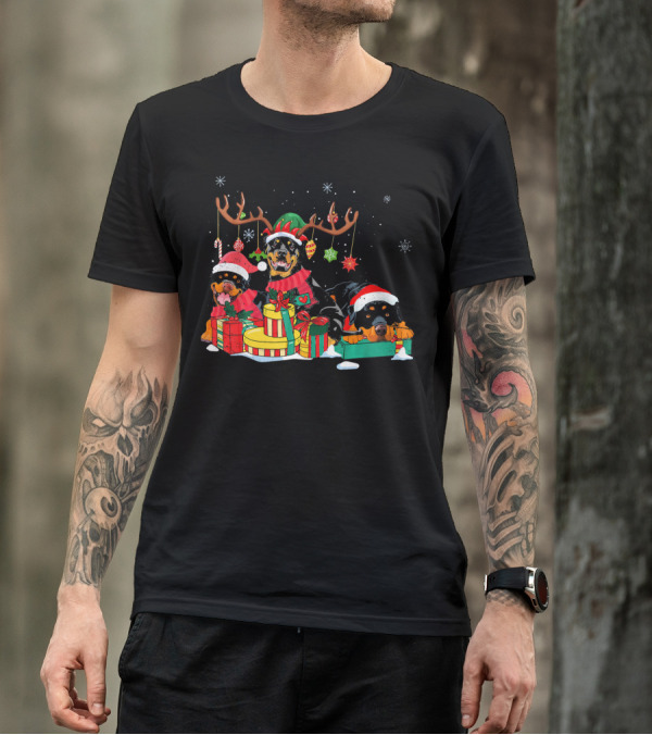 Rottweiler Christmas Reindeer Antlers Presents Santa Hat Snowflakes T-Shirt