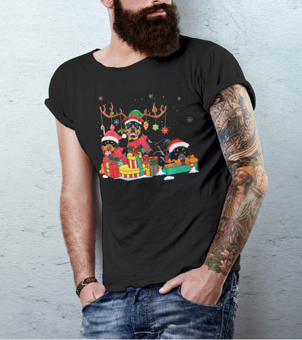 Rottweiler Christmas Reindeer Antlers Presents Santa Hat Snowflakes T-Shirt