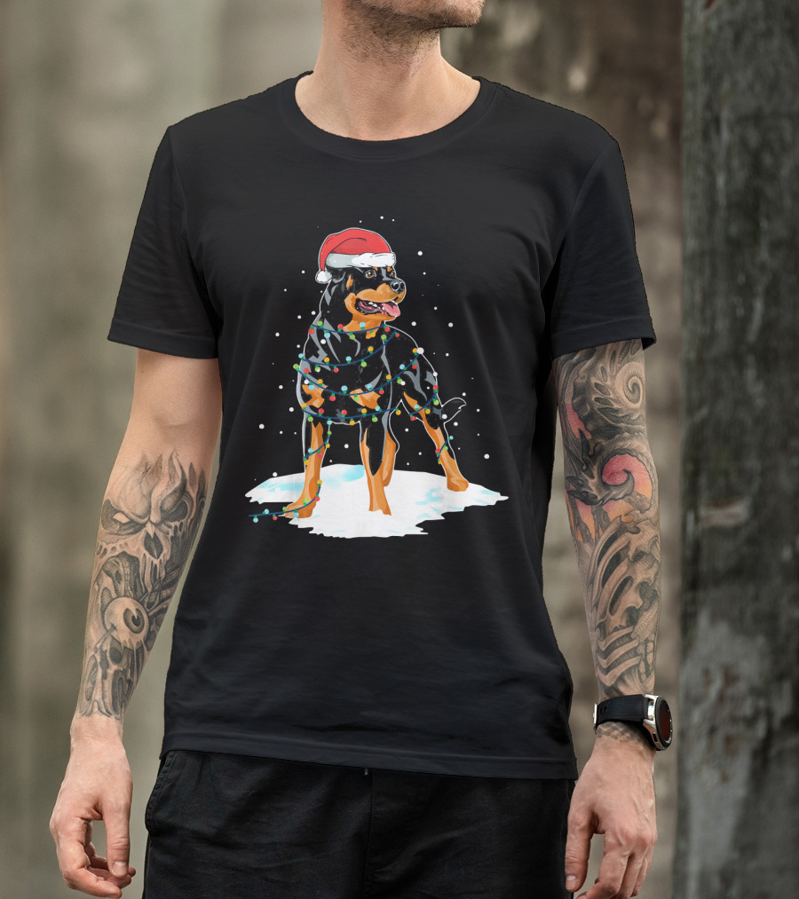 Rottweiler Santa Wrapped In Christmas Lights On Snow T-Shirt