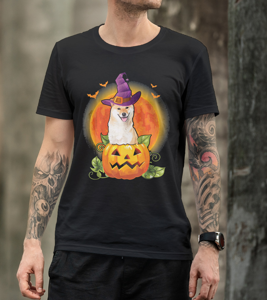 Akita Inu In Witch Hat Spooky Halloween Pumpkin Moon T-Shirt