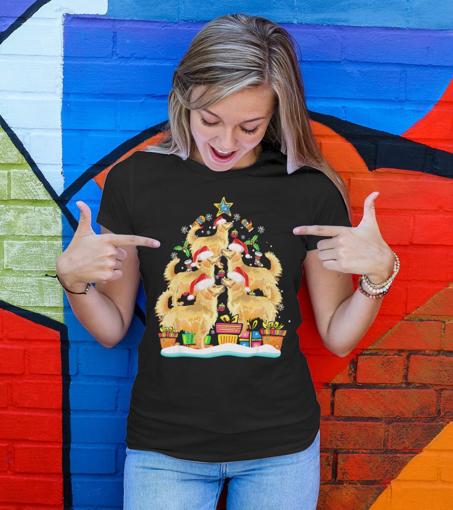 Golden Retriever Santa Hat Decorating Christmas Tree With Presents T-Shirt